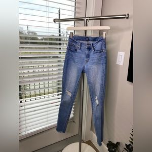 Gap ripped detail skinny jeans . Great fit!